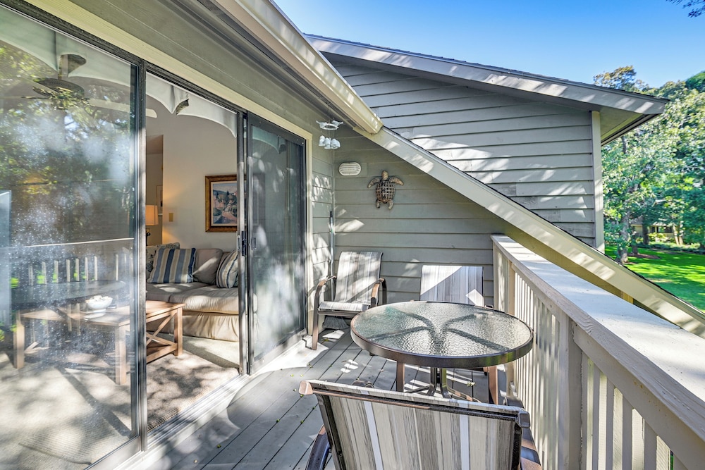 Unwind Poolside & Walk to Ocean! Myrtle Beach Unit