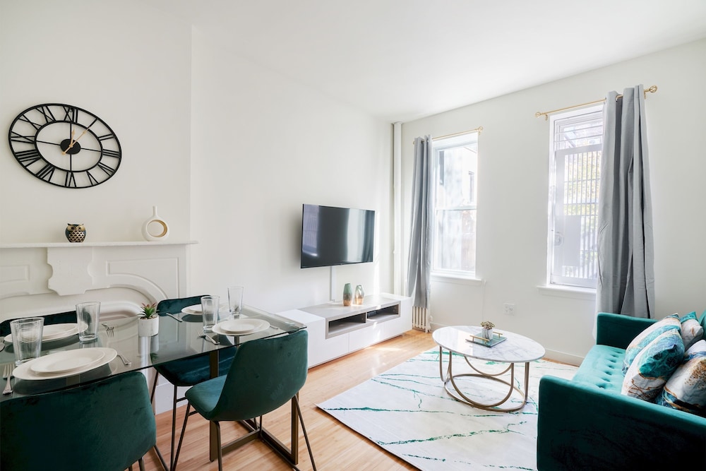 Contemporary 1 Bedroom Apartment in NYC