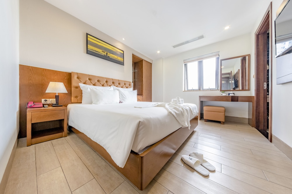 Sana Da Nang Beach Hotel 10