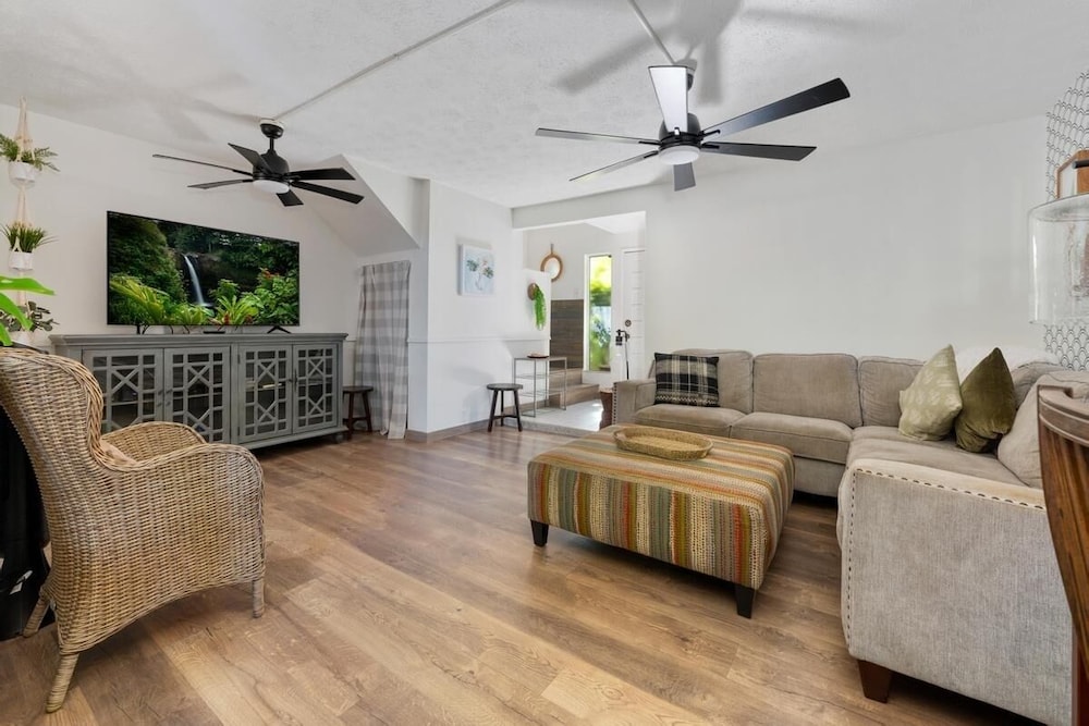 Big Island Keauhou Surf & Racquet 20 2 Bedroom Condo