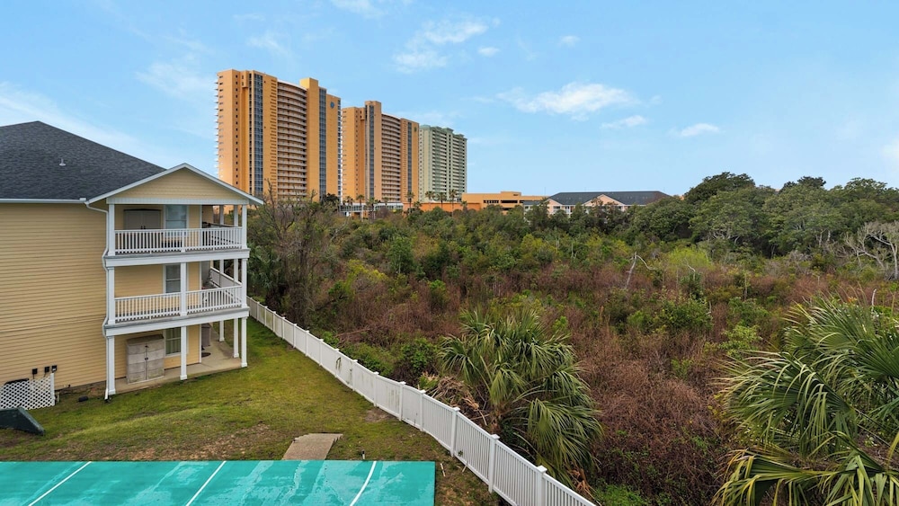 2BR Steps to Sand Pool, Near Pier Park + Free Attraction Tickets!