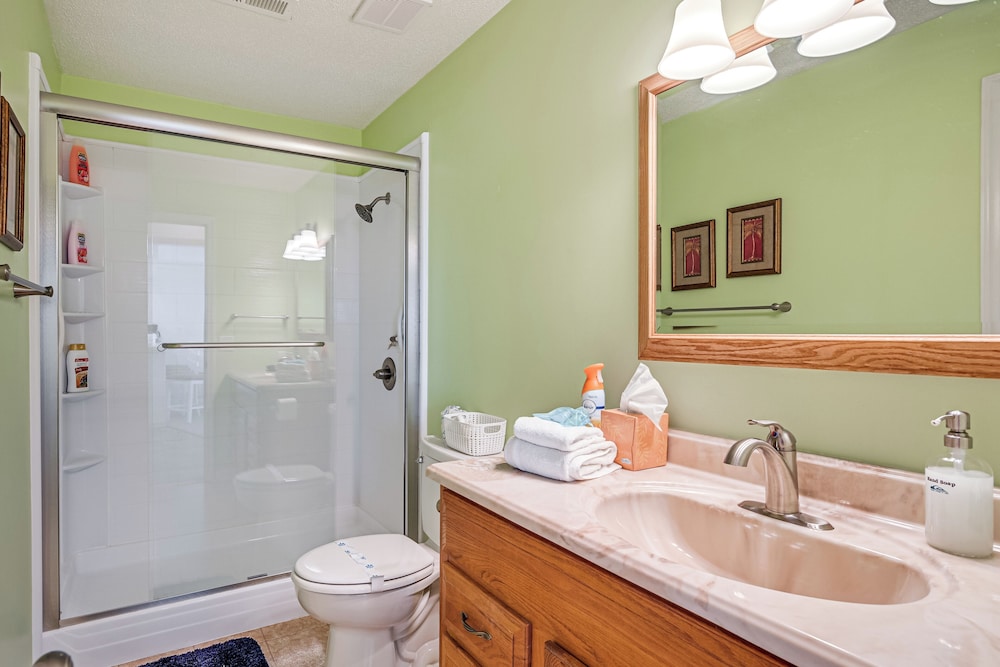 Oceanfront Condo w/ Pool Access in Surfside Beach!