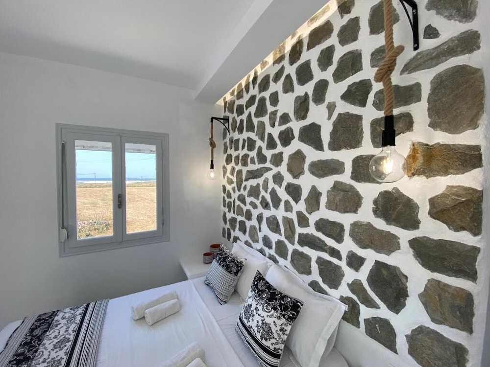 Stone House Agia Anna Naxos