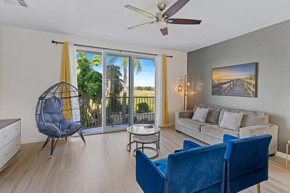 Vista Cay Swanky