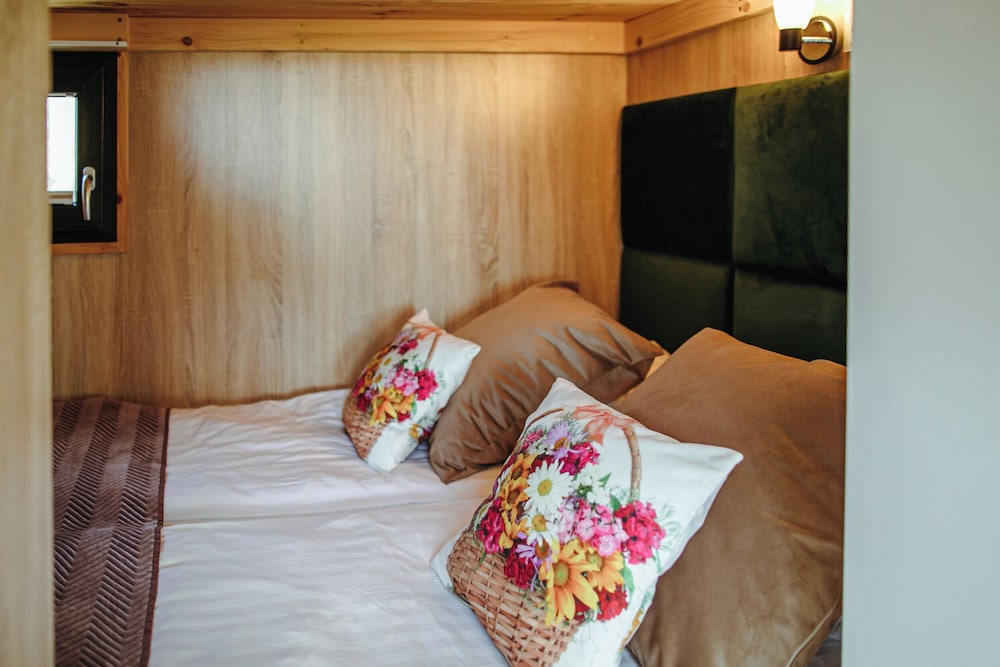 Herbals Glamping domki na drzewie Mielno