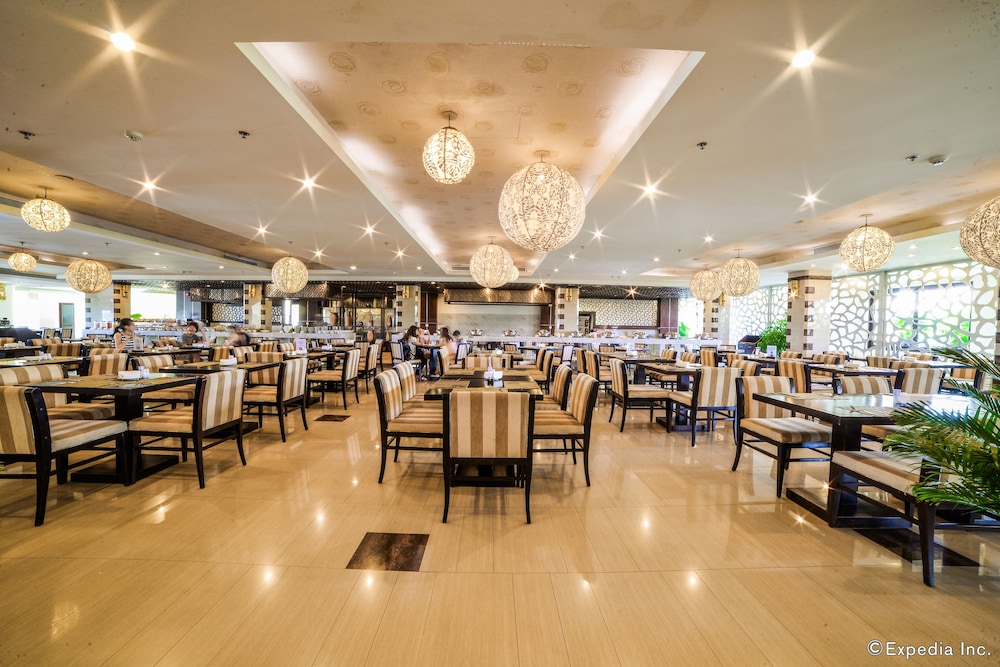 Olalani Resort and Condotel