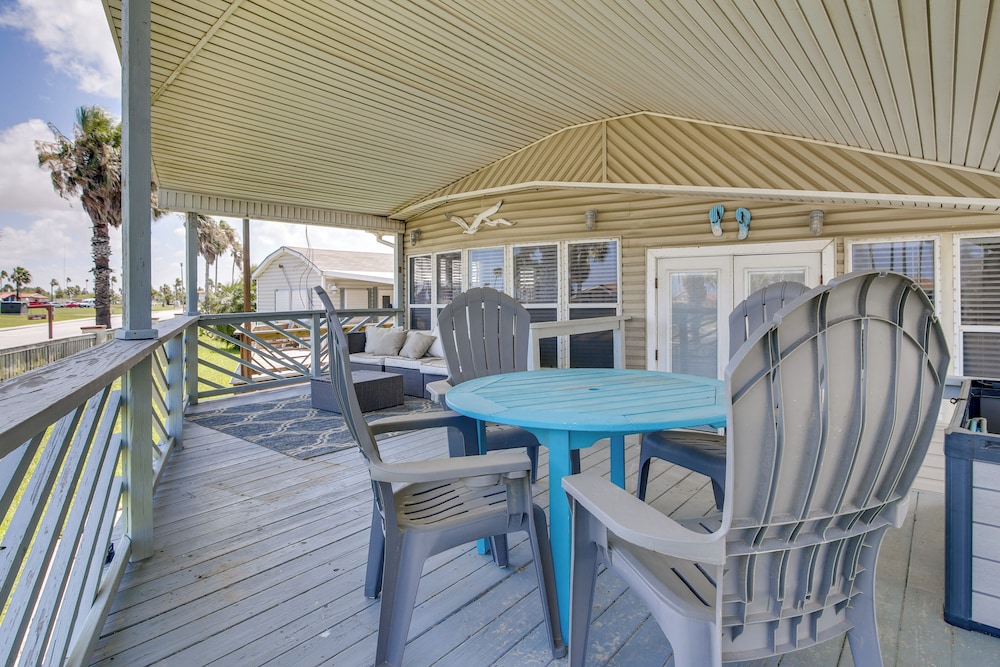 4 Mi to Beach: Home w/ Pool & Golf in Port Isabel!