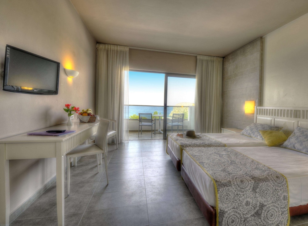 Porto Angeli Beach Resort – All Inclusive