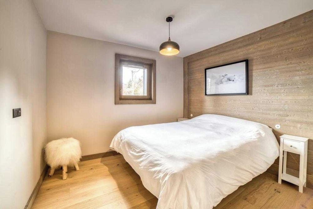 Luxurious 4-room Apartment With Swimming Pool, Gym, spa and Parking view 4