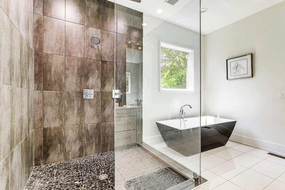 Luxe Buckhead Retreat 6 Mi to Dtwn Atlanta
