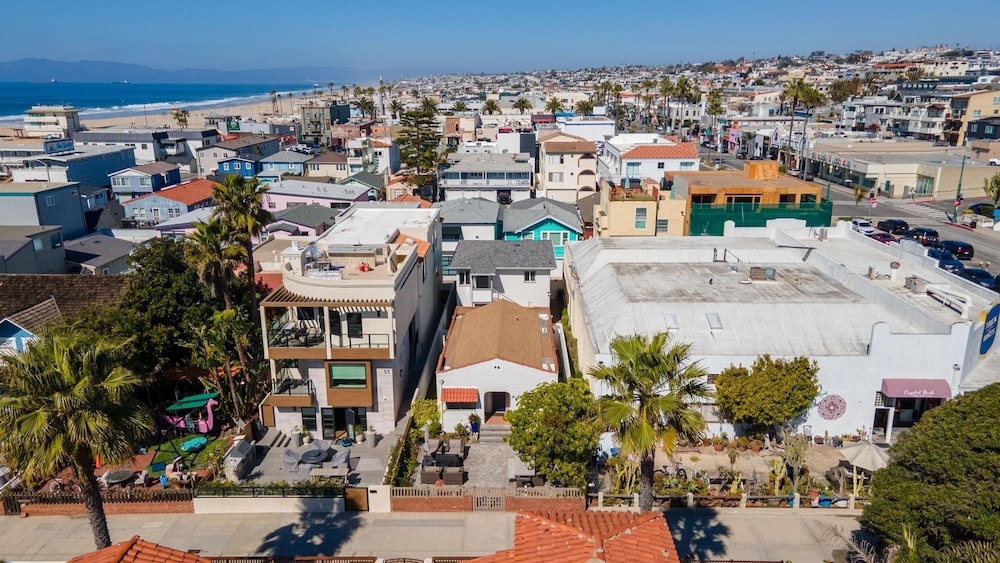 Beachside Apt With Laundry AC Patio