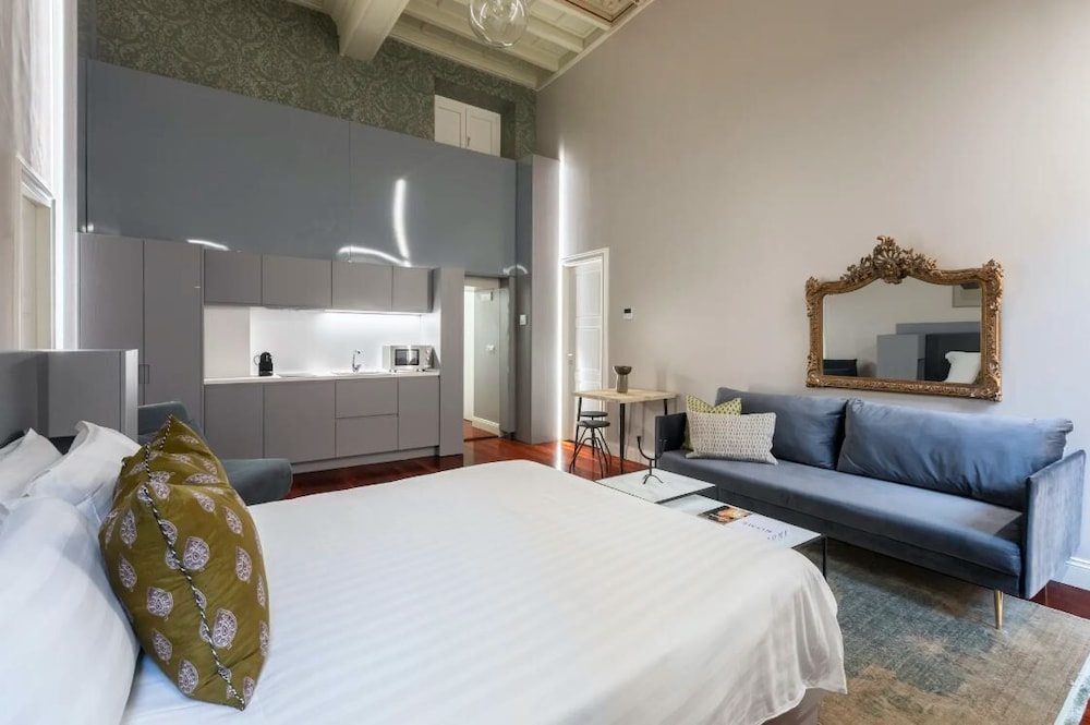Croce Apartments
