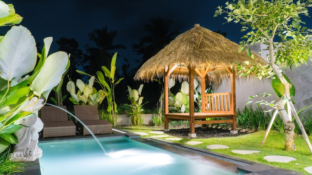 Three Gold Luxury Private Villa view 2