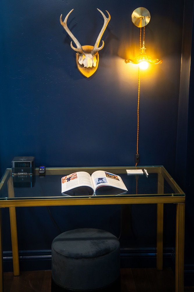 The Hotel Melrose