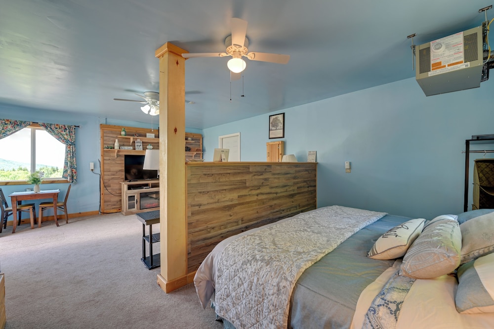 Cozy Catskills Studio Rental w/ Mountain Views!