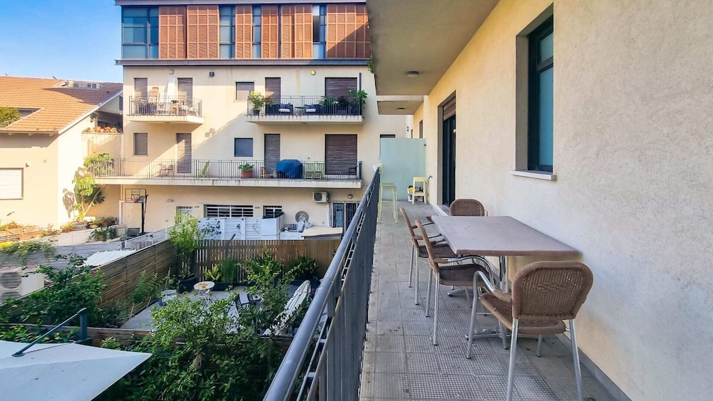Nitsana Cachemire in Tel Aviv-yafo