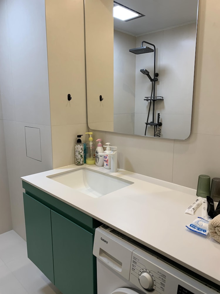 Beijing Furnished Apt with Queen bed