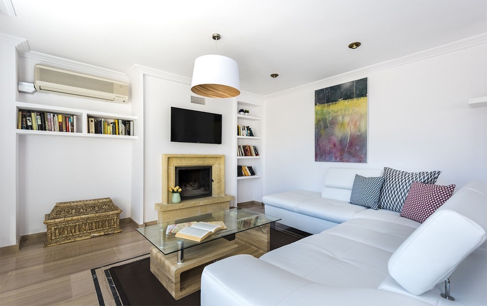 Fabulous Penthouse Prime Location. 3 Bd & Private Terrace & Views to Alhambra. Ático Plaza Nueva view 2