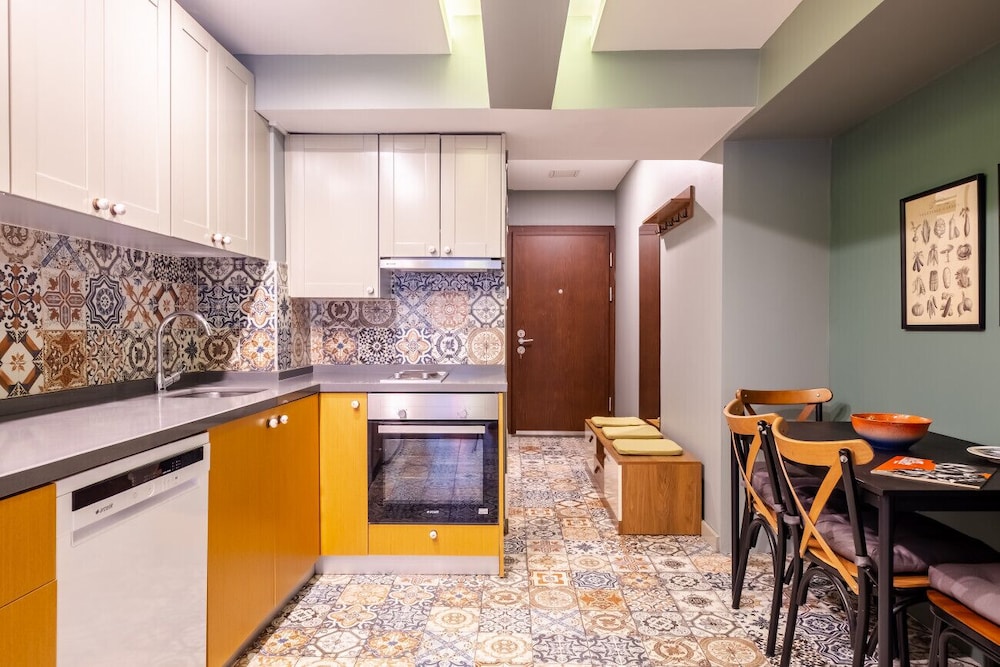 Missafir Flat With Superb Location in Nisantasi