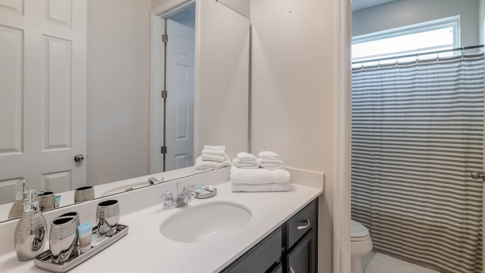 Solara Resort 5 Bedroom Home with Pool + Game Room 5 Home