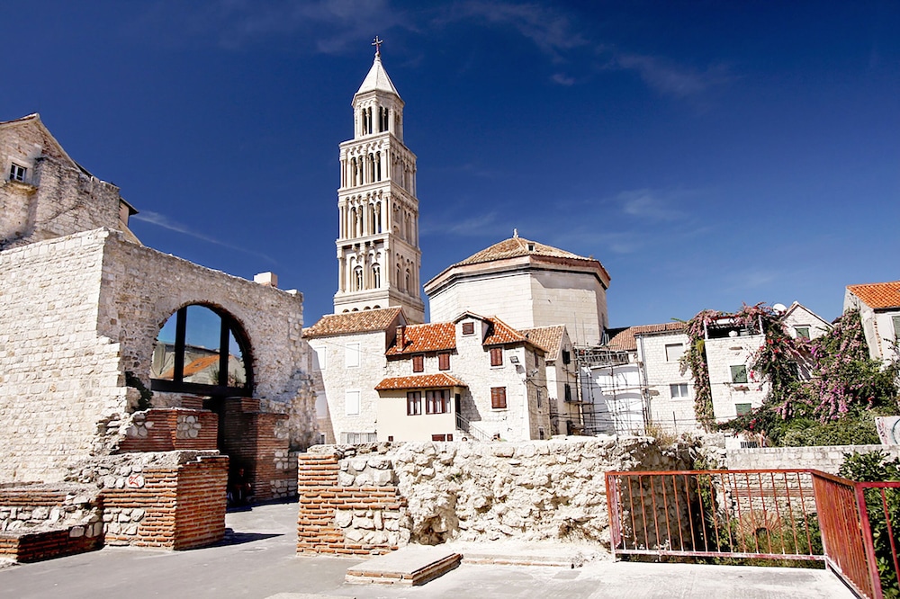 Sirius Luxury Rooms — Split