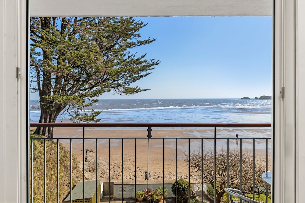 Beachside - Sea Views Village Centre Saundersfoot