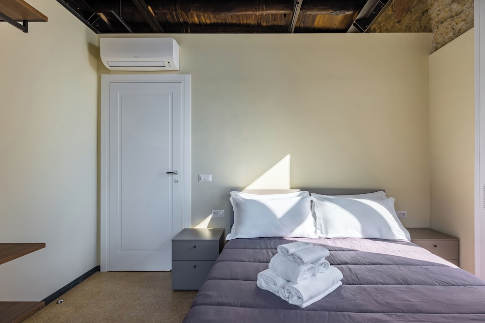 La Pinacoteca Aparthotel by NapoliApartments