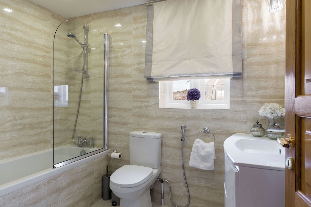 Penthouse 3-bed 3-bath on Marble Arch