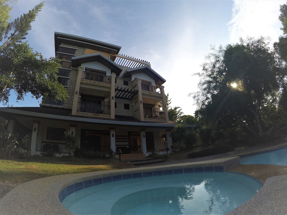 G's Grand Resort and Convention Center