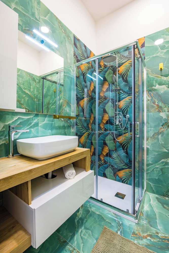 Essentia Home