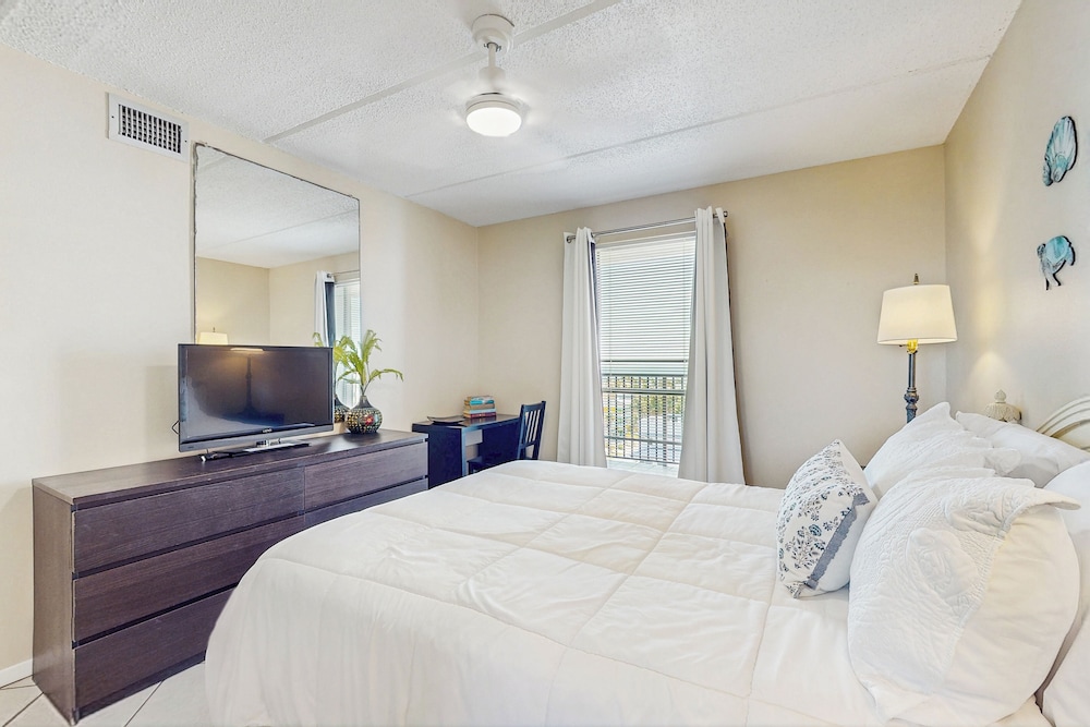 3BR Condo - 10th Floor w/ Amazing View & Amenities