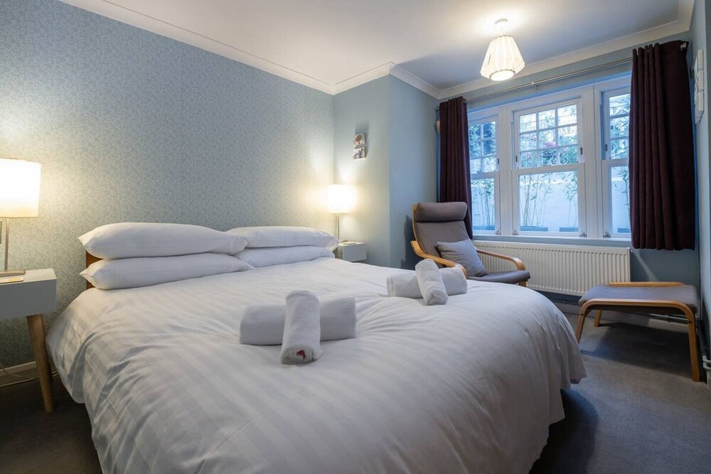 Host Stay Tivoli Den view 4