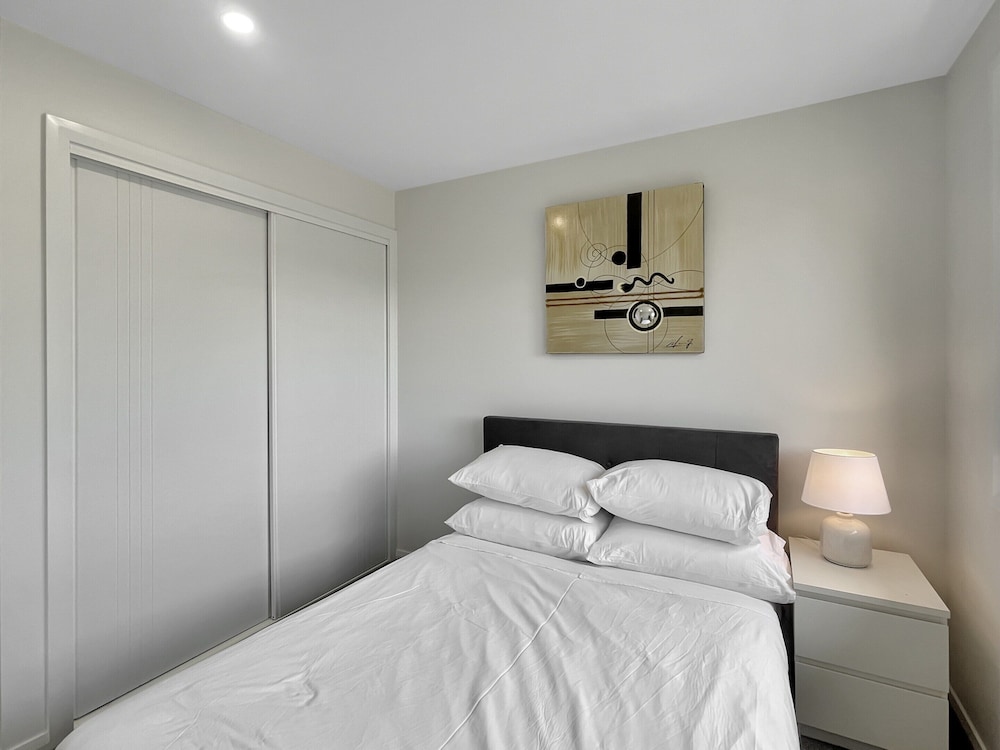 Spacious 4-bed House Near Batemans Bay Centre