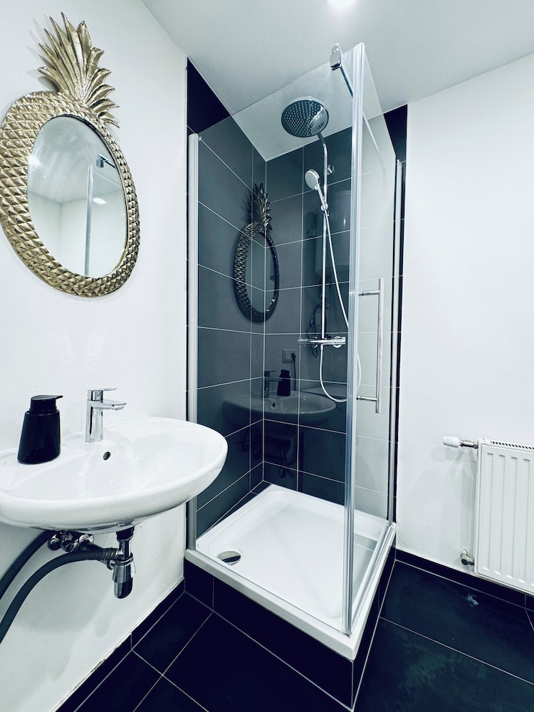 Cozy 5BR Apartment Near Kaufpark