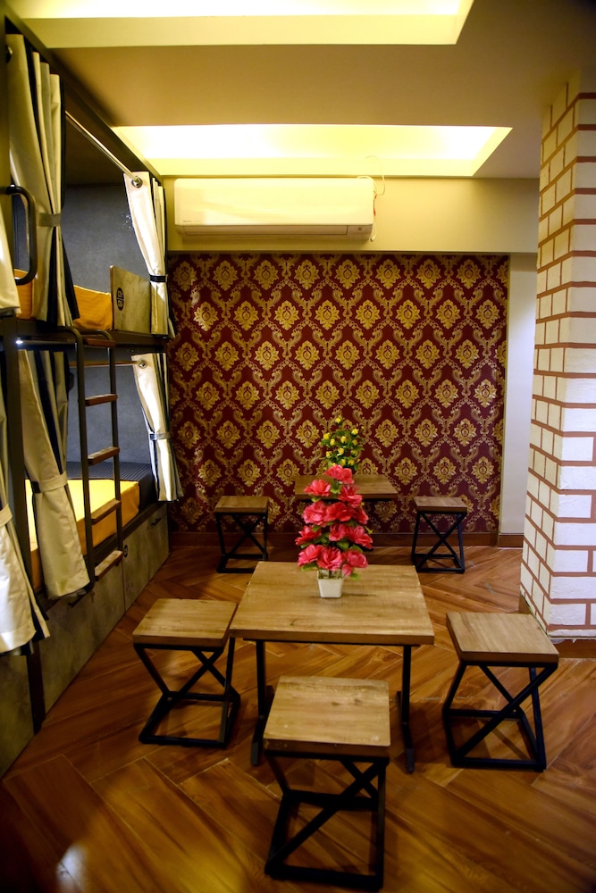 Charyana Hotel Ac Dormitory - Hostel view 3