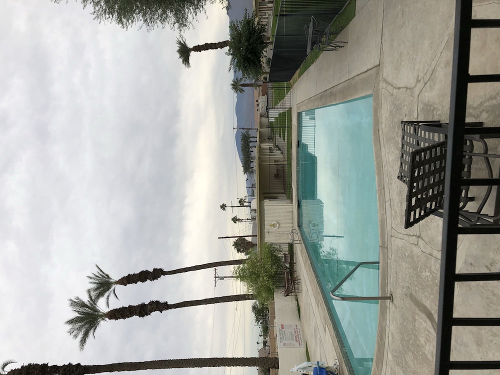 Western Sands Motel