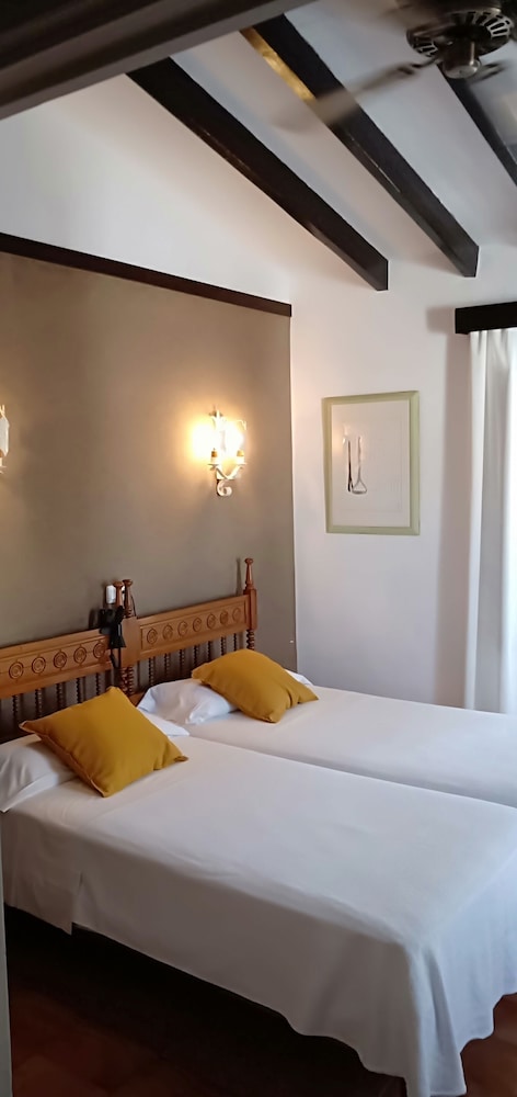 Hostal Ca's Bombu
