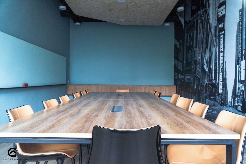 meeting & event spaces