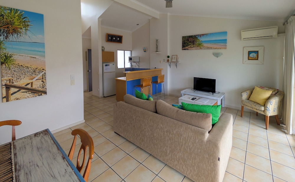 Noosa Parade Holiday Inn