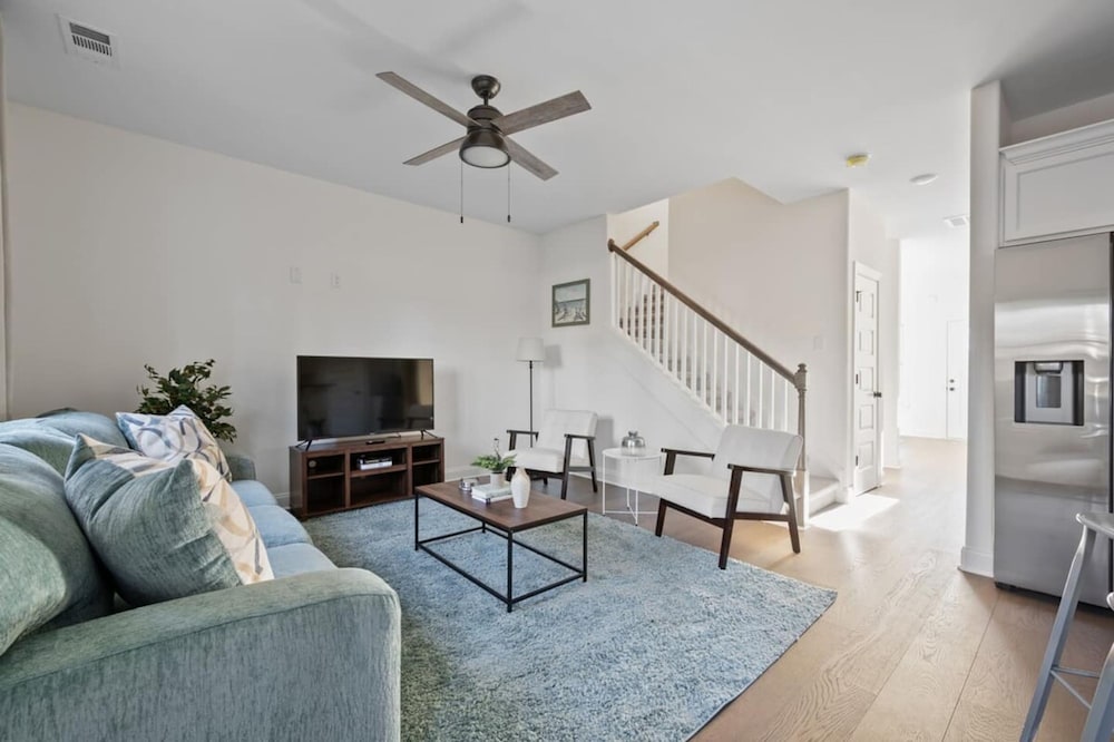 1 King 1 Queen 2 Double Garage Washer Dryer