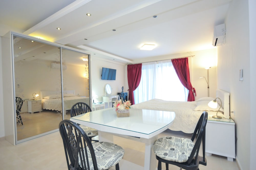St. George Apartments and Villa with pool