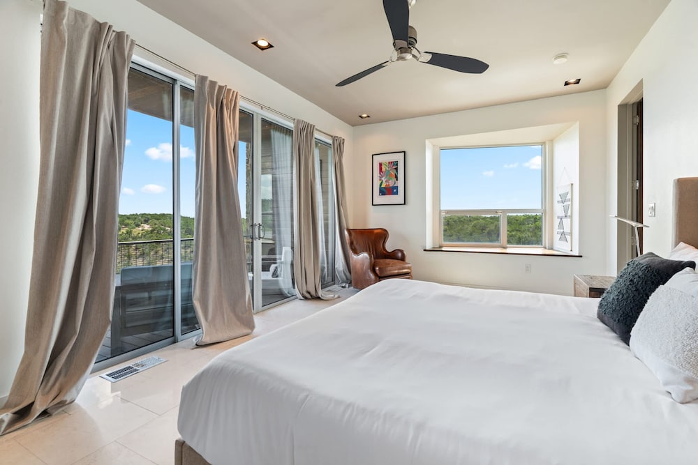 Luxury 4BR Hilltop Retreat With Scenic Views