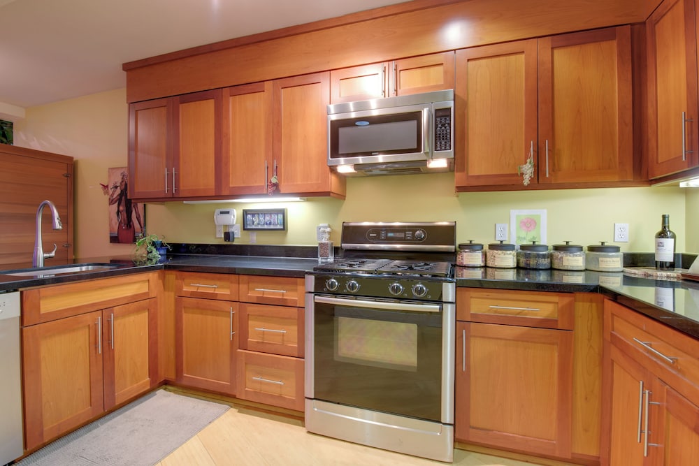 Cozy Emeryville Studio, Near Beaches & Parks! view 5