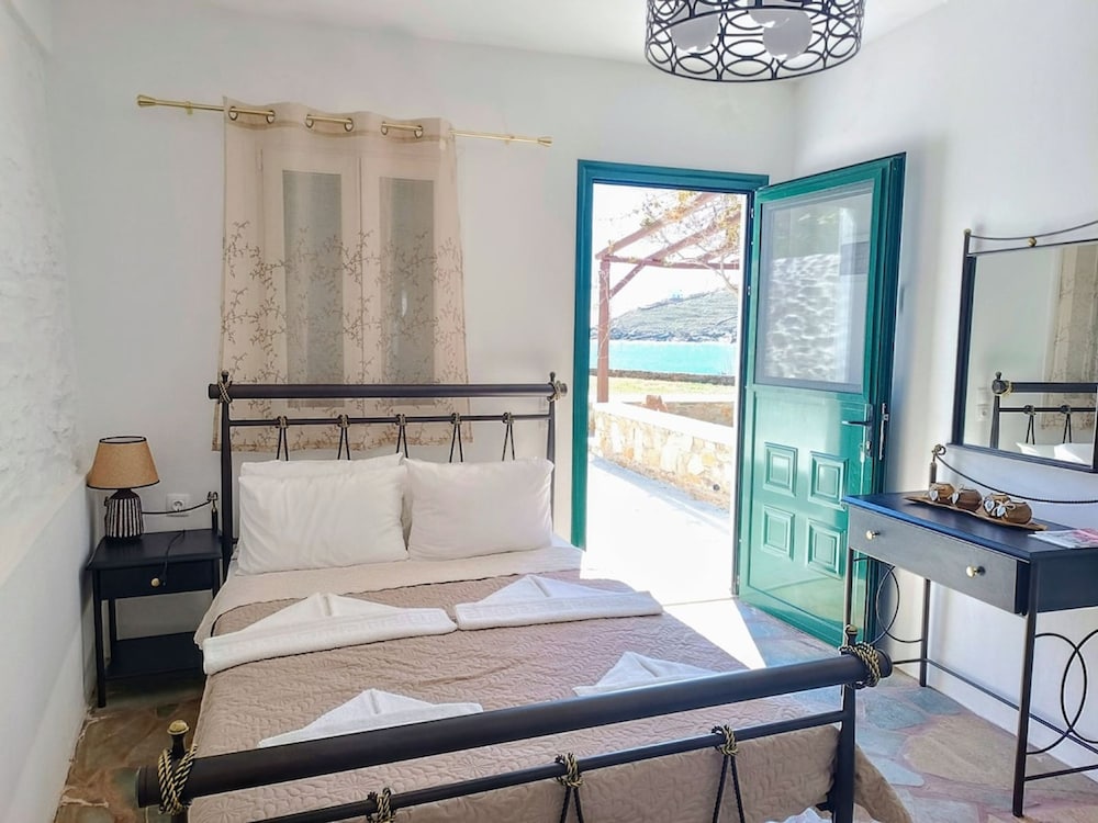 Simousi Studio 1 sea View on the Beach