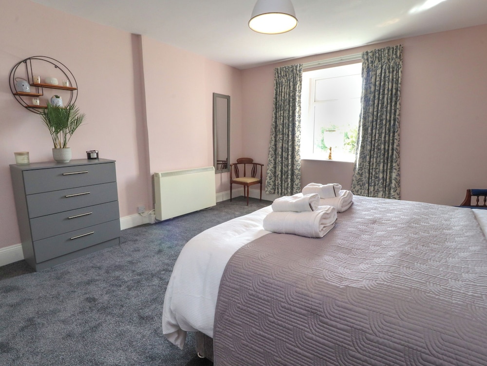 3 Cowper Place