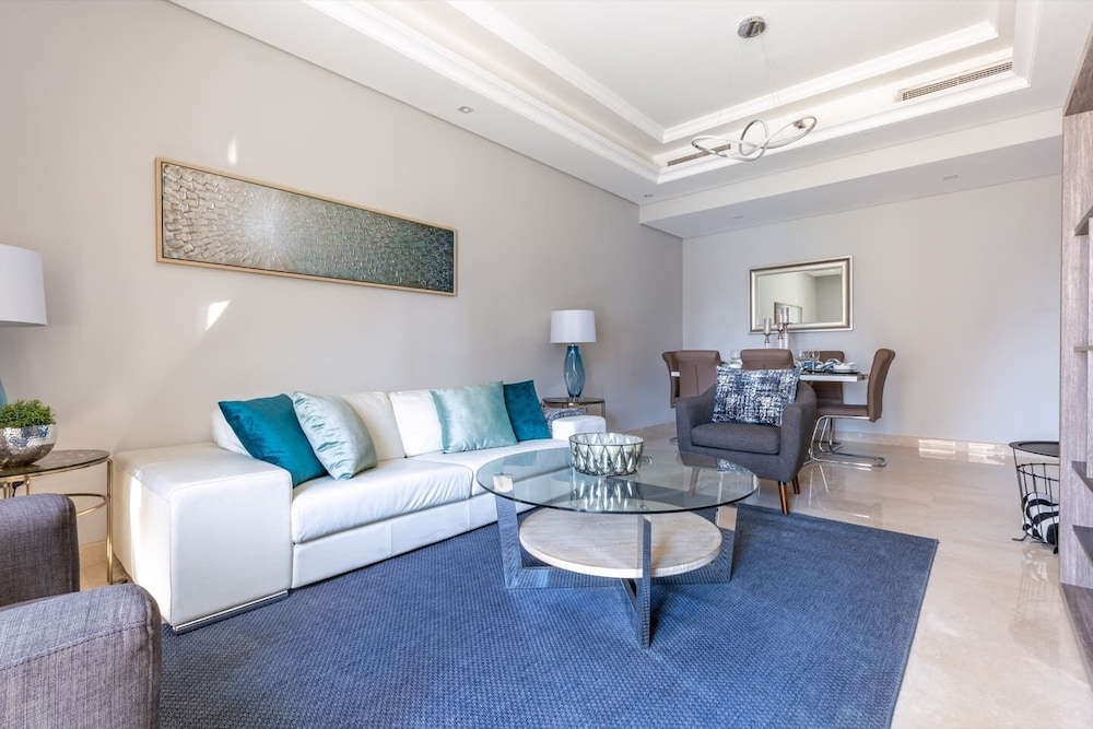 Superb & Incomparable 2BR With Study in the Heart of Downtown Dubai!
