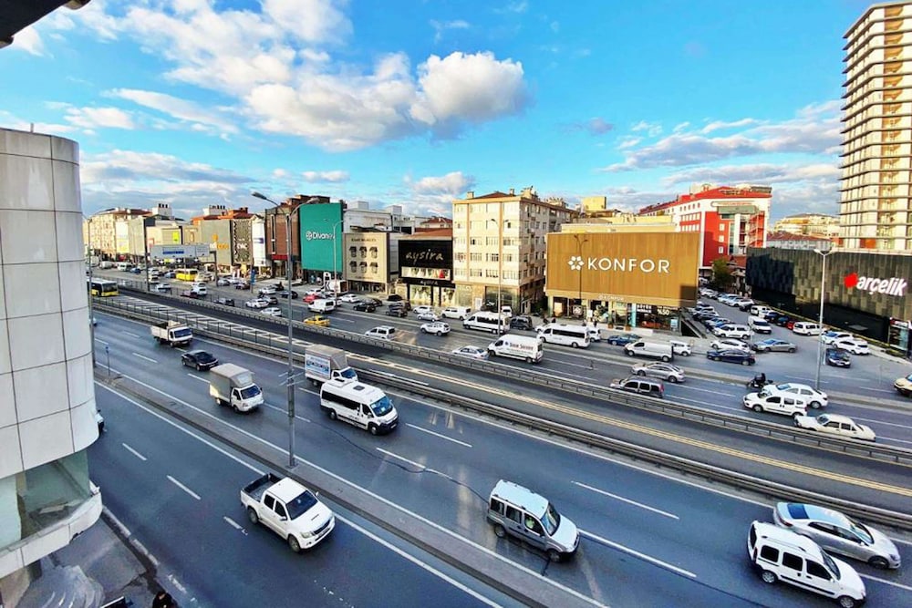 Big Life Otel - Image 48