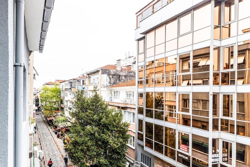 Tasteful Flat Near Moda Coast in Central Kadikoy