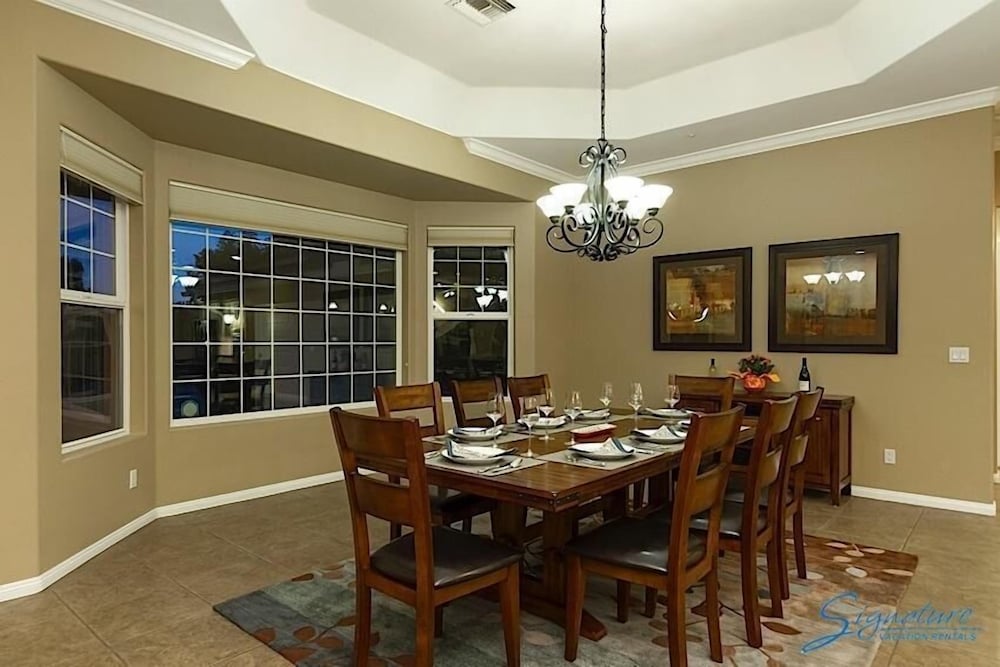 Latitude Adjustment By Signature Vacation Rentals