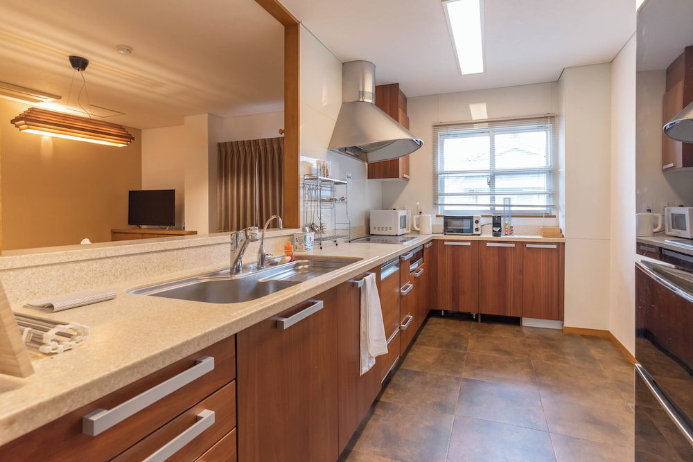 Bijou Suites AI PREMIUM